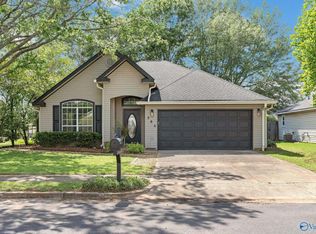 386 River Bend Dr SW, Huntsville, AL 35824