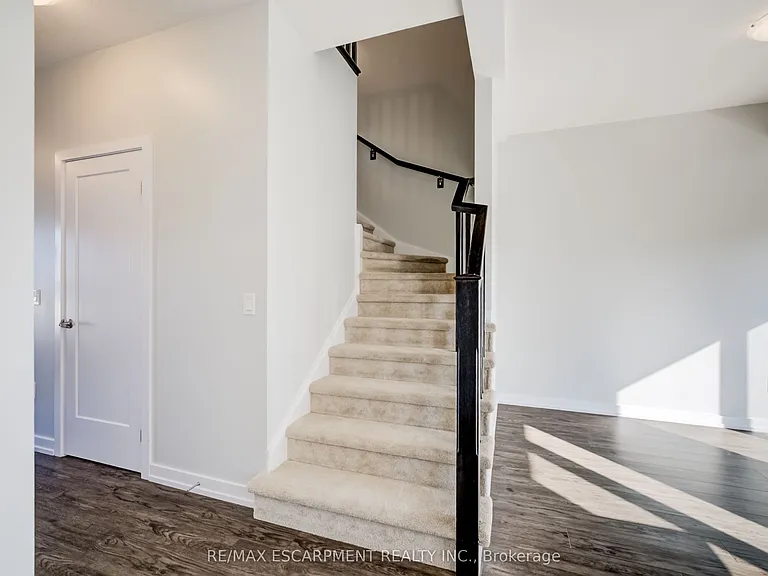 247 Burke St — Photo 19