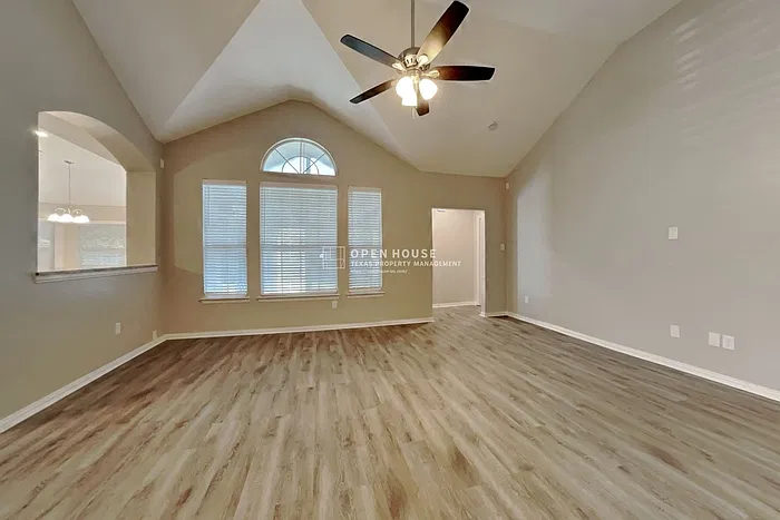 3 bed, 2.0 bath, 2143 sqft, $2,300 — Photo 4
