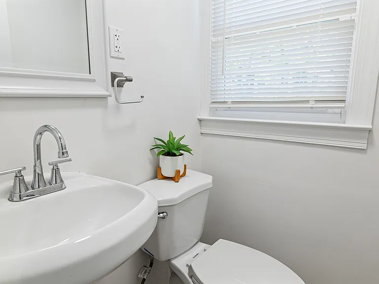 1325 Osbourne Ave — Photo 17