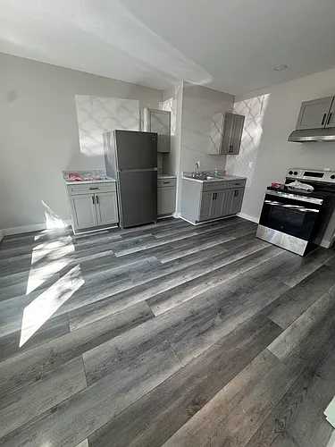 196 Bates St #8 Photo 1