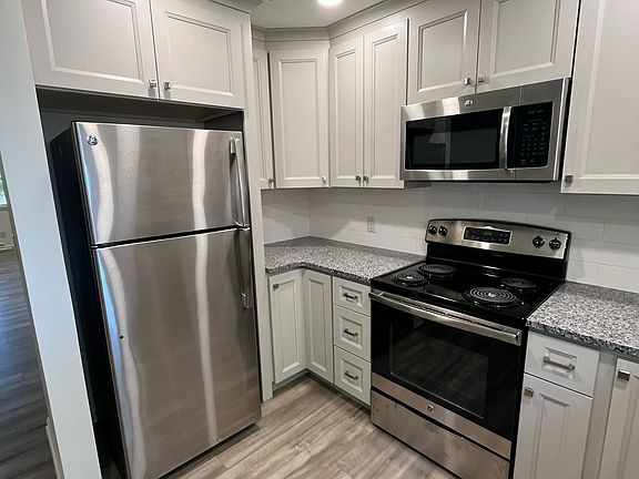 5th image of 225 N Miami Ave