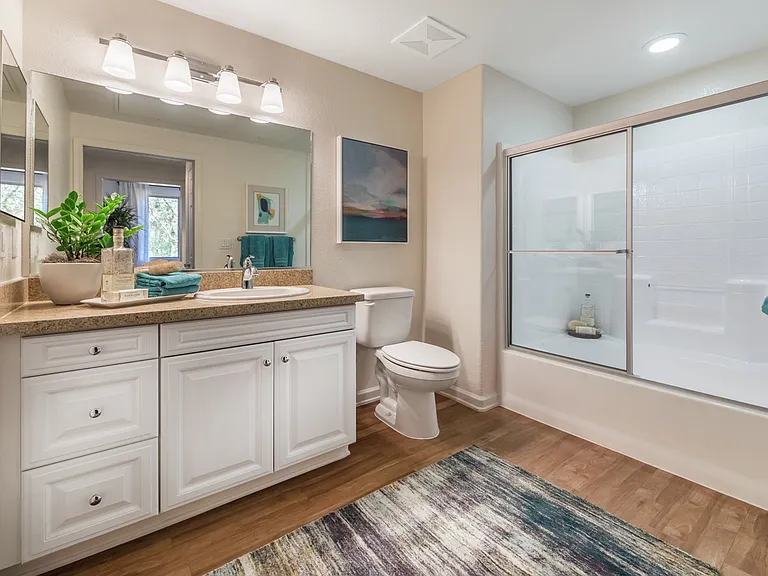 Pacific View Apartment Homes — Photo 6