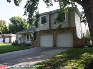5920 Fieldcrest Way, Lincoln, NE 68512