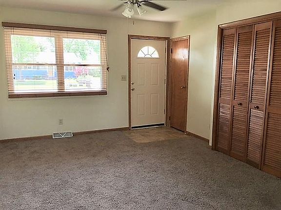 3rd image of 1028 Wood Ave