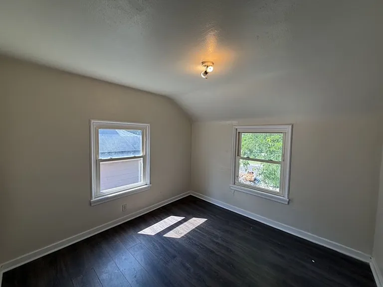 2328 N Gale Ave — Photo 7