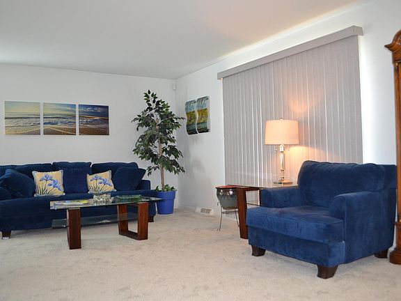 3rd image of 22963 Valley Dr
