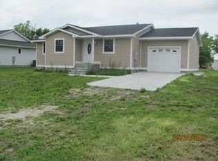 504 N 6th St, Eddyville, IA 52553