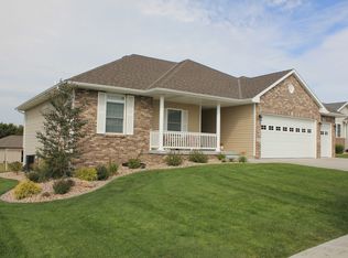655 Chestnut Cir, Seward, NE 68434