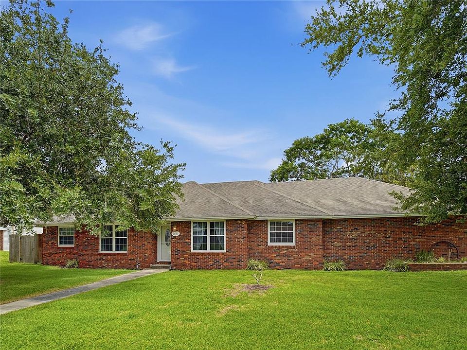 1st image of 2685 Robin Ave