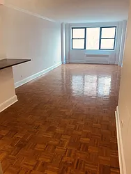 Rented by Metropolis Real Estate of Manhattan