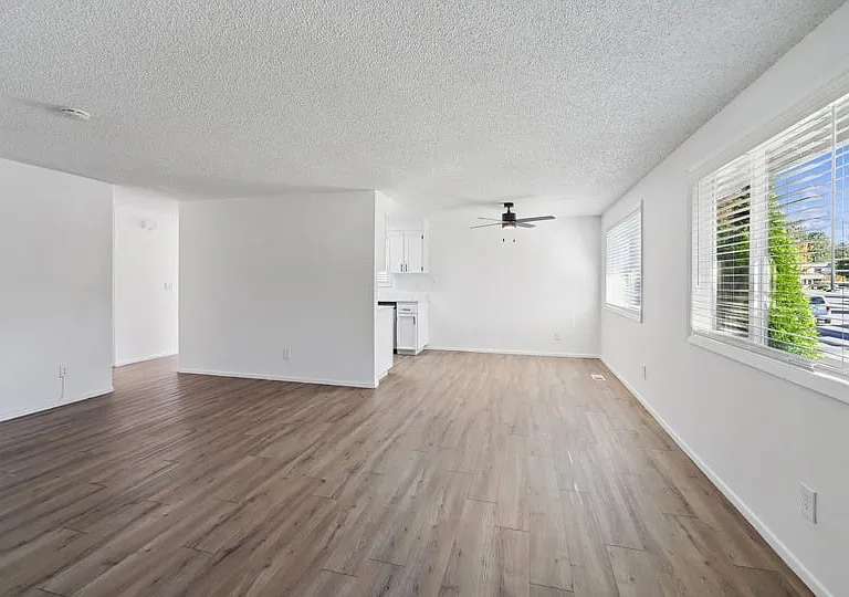 ReNew Rock Creek Townhomes — Photo 20