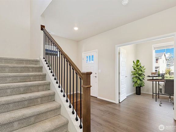 5th image of 12862 179th Street E