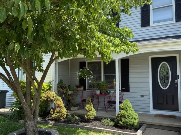 34 Park Pl, Lovettsville, VA 20180