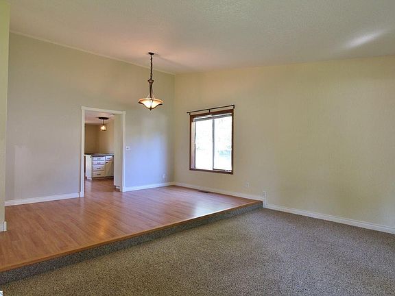 2nd image of 606 Linda Ct