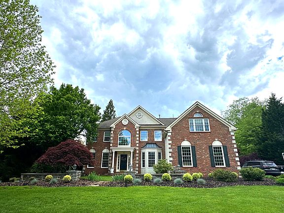 2nd image of 306 Jefferson Dr