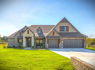 2014 E 45th Pl, Sand Springs, OK 74063