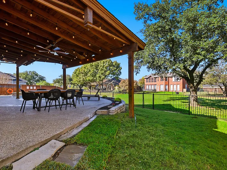 4843 Golfside Dr — Photo 47