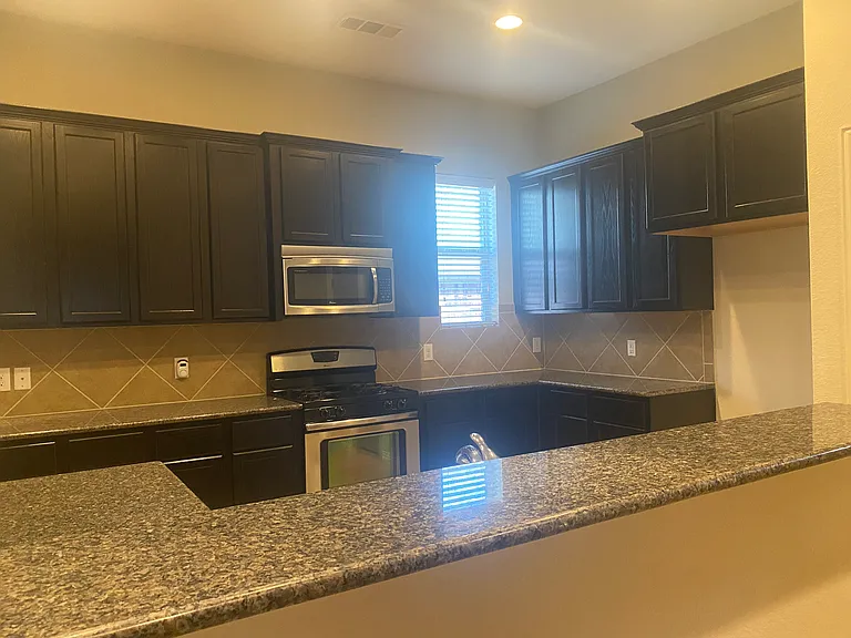 2712 Lake Ridge Dr — Photo 8