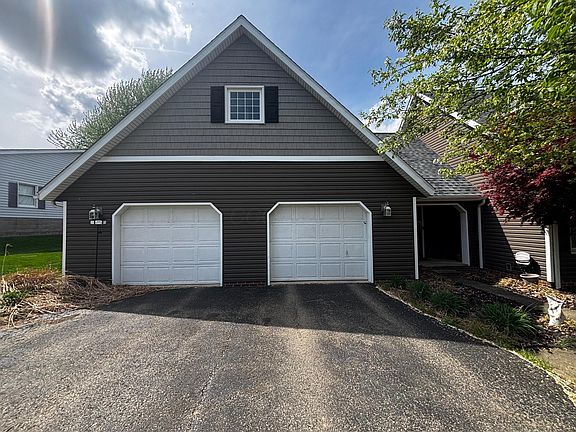2nd image of 4495 Hill Dr