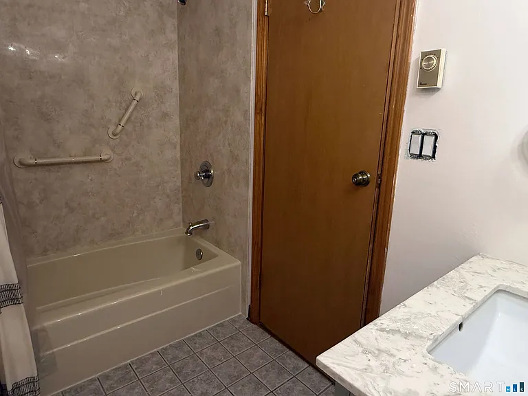 8 Pineview Dr #A — Photo 10