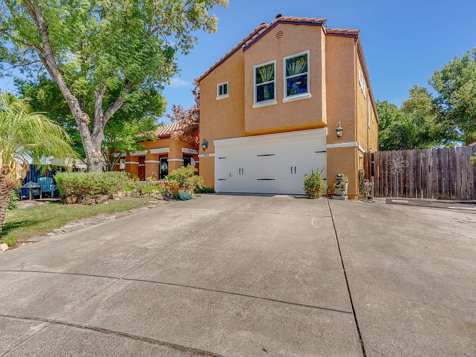 1st image of 832 Arabian Cir