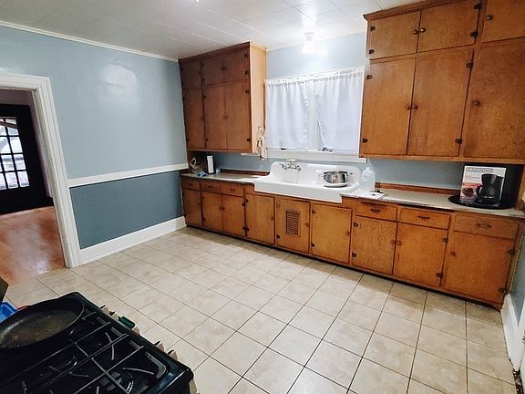 5th image of 2849 N Pierce St #A