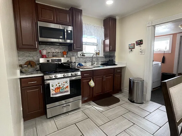 242 Essex St #1 — Photo 10