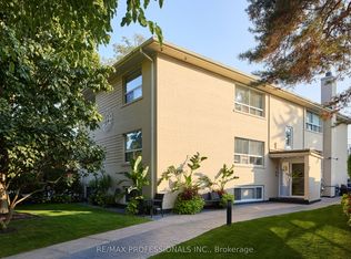 3 Chestnut Hills Cres #101, Toronto, ON M9A 2W3