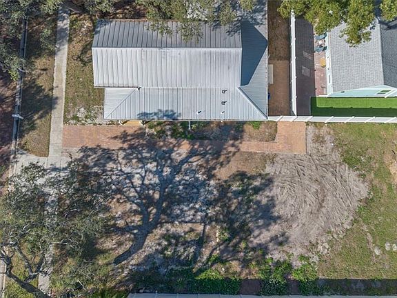 3rd image of 448 Locklie St