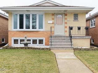 7834 Leamington Ave, Burbank, IL 60459
