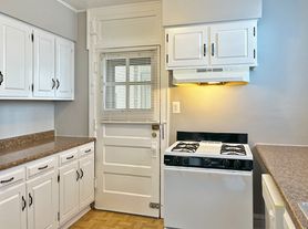532 Des Plaines Ave., 532 Des Plaines A