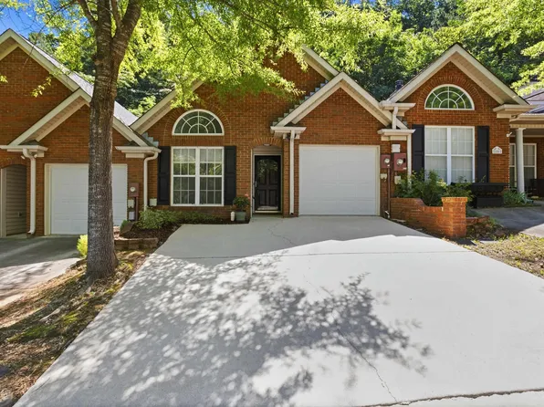 104 Hayesbury Ct, Pelham, AL 35124