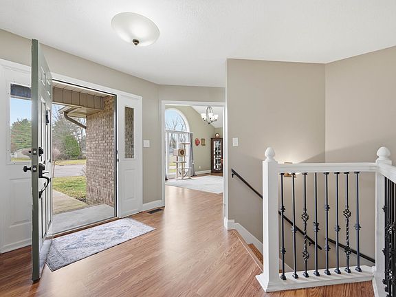 3rd image of 209 N Copperwood Ct