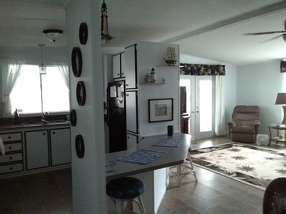 4th image of 223 Windsor Dr