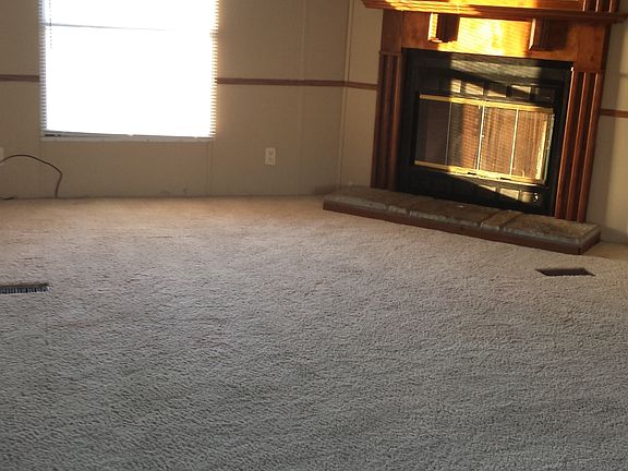2nd image of 208 Lakeshore Dr
