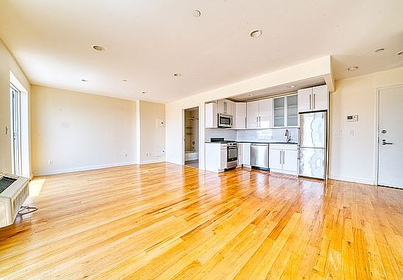 2nd image of 2315 Astoria Blvd #3