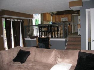 2831 Vistaview Dr NW, Grand Rapids, MI 49544