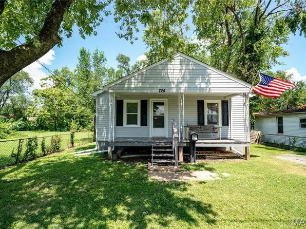 725 26th St, Granite City, IL 62040