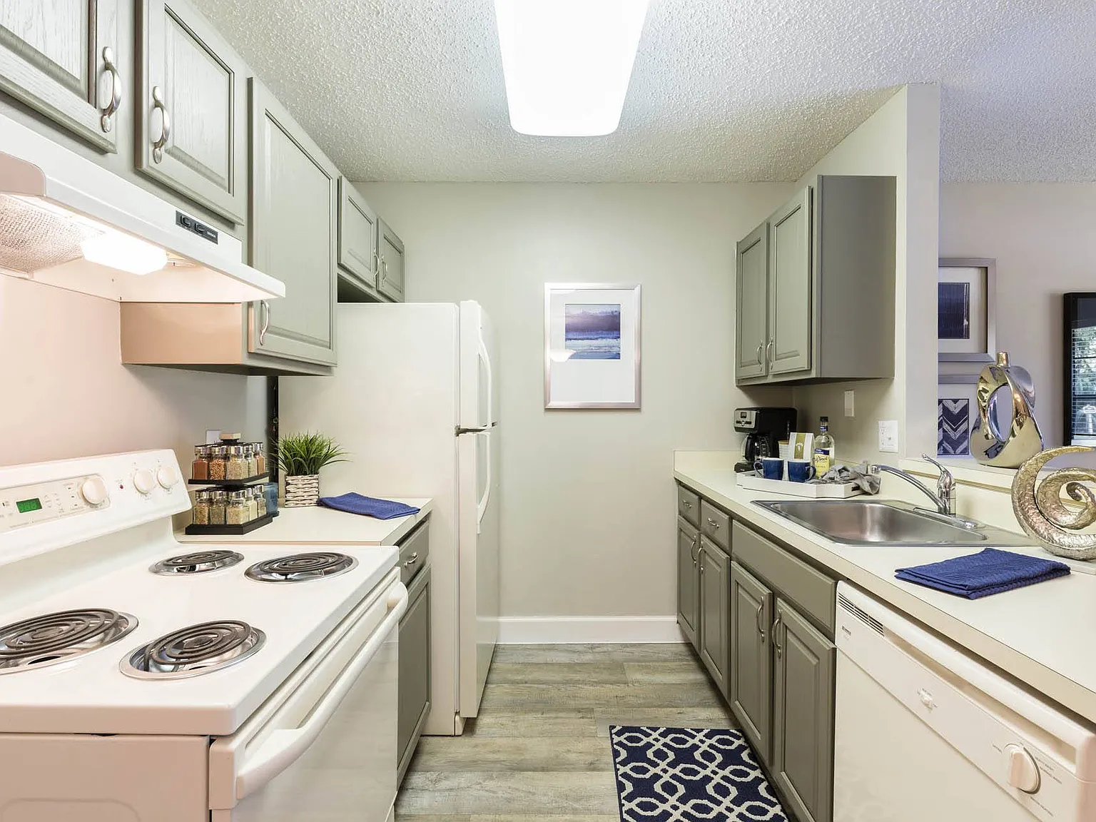 Sanford Landing Apartments — Photo 4