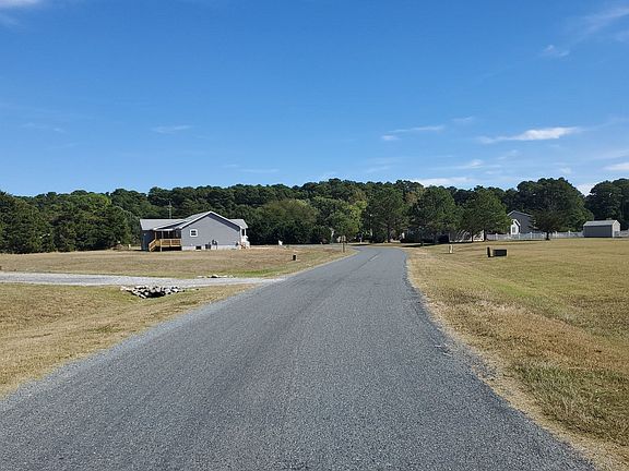 4th image of 37267 Dolphin Dr