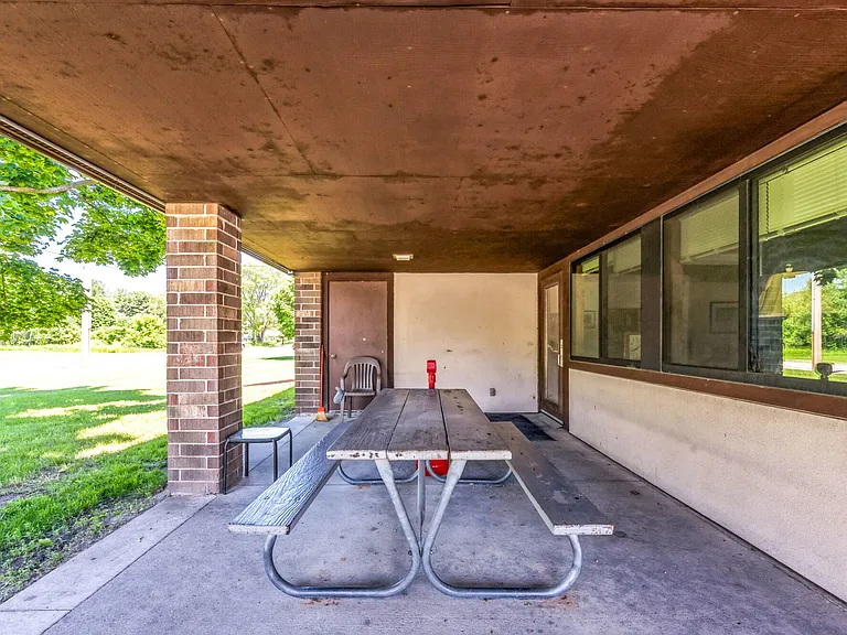 1252 N 12th Pl — Photo 34