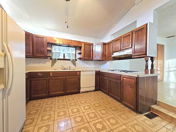 5th image of 415 9th St
