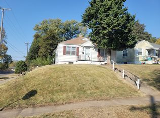 5902 N 33rd Ave, Omaha, NE 68111