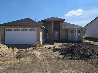 728 N Redbud Ave, Valley Center, KS 67147