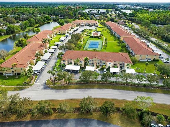 3rd image of 192 Furse Lakes CIR #H-9