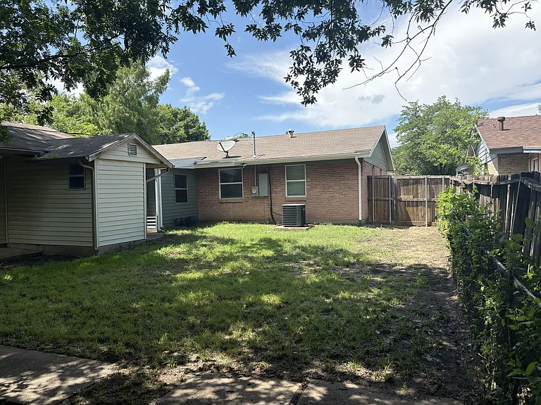 729 Cranbrook Ln — Photo 15