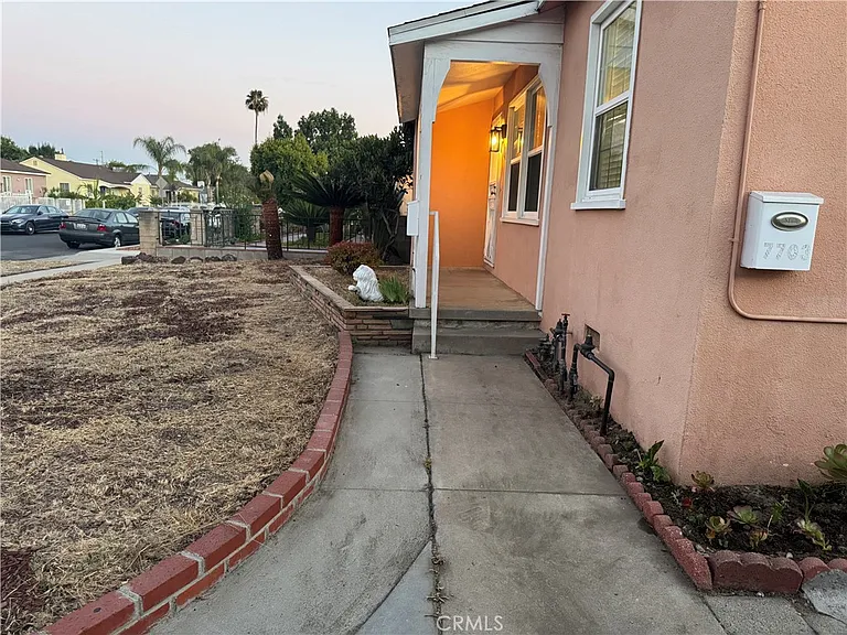 7701 Wilkinson Ave — Photo 2