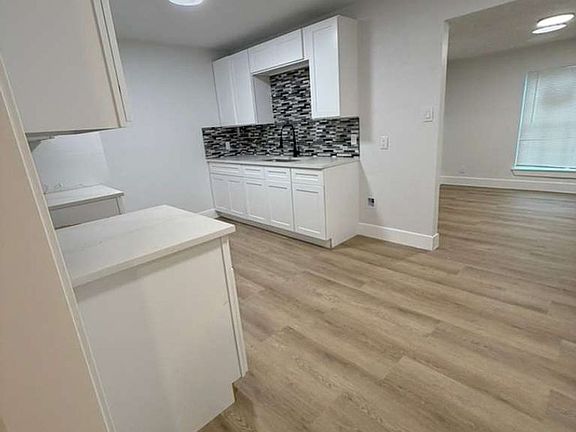 5th image of 7930 Carolwood Dr
