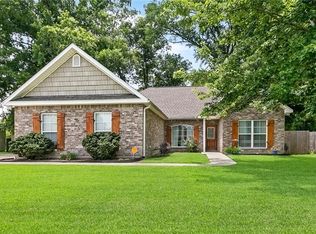 39035 Creek Dr, Ponchatoula, LA 70454